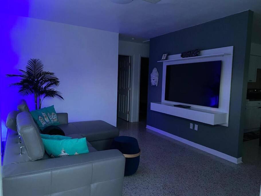 Stayover In Miami Home 2Br - 1Bth - Free Parking 外观 照片