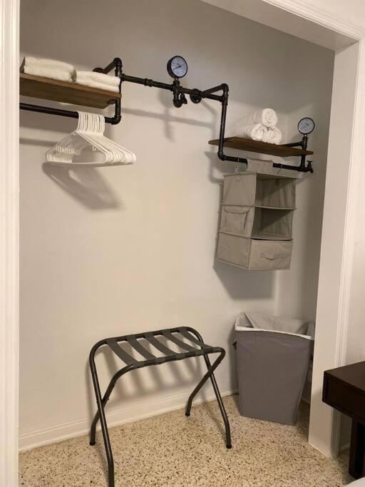 Stayover In Miami Home 2Br - 1Bth - Free Parking 外观 照片