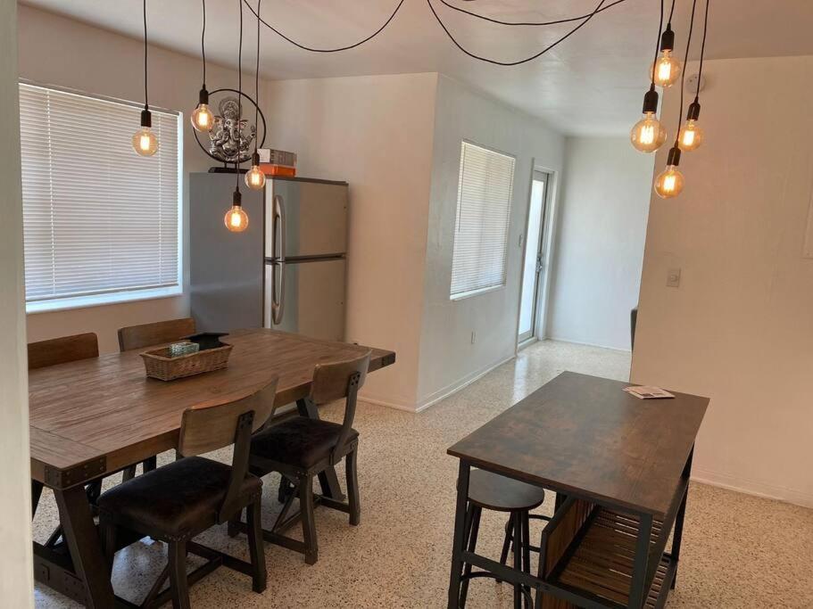 Stayover In Miami Home 2Br - 1Bth - Free Parking 外观 照片